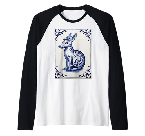 Blaue Fliesen im holländischen Stil mit mythischen Tieren für Damen und Raglan Blaue Fliesen im holländischen Stil mit mythischen Tieren für Damen und Raglan von Quirky European Tile Art Funny Animals Weird Art