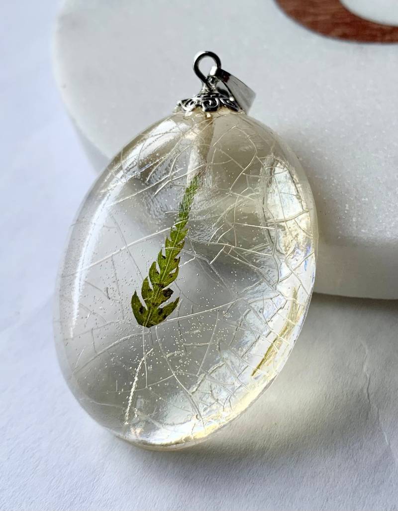 Farn-Harz-Anhänger von QuirkyLeaves