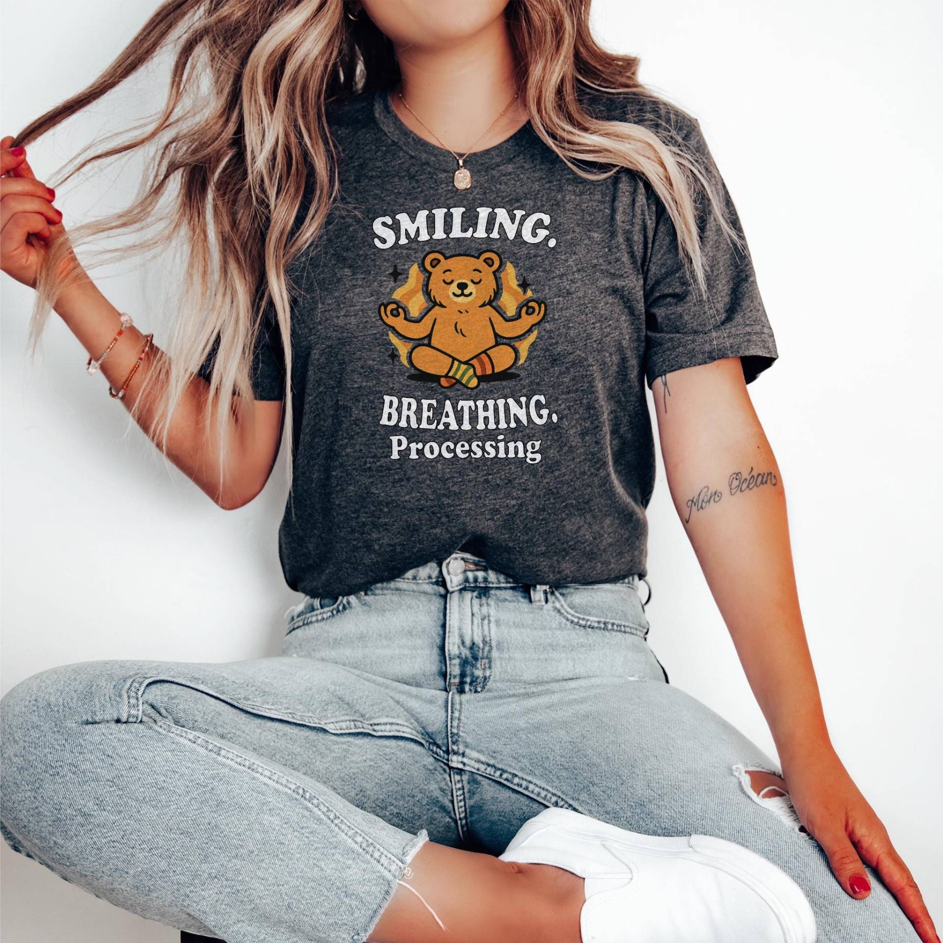 Med Bearitatives T-Shirt - Goldene Flammen, Yoga, Coding Humor von QuirkyQuestDesignCo