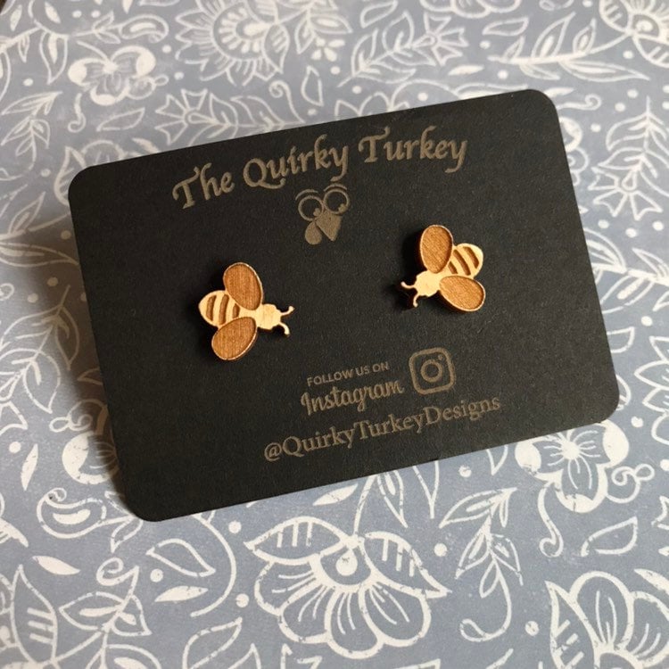 Holz Biene Ohrstecker Holz Biene Ohrstecker von QuirkyTurkeyDesigns
