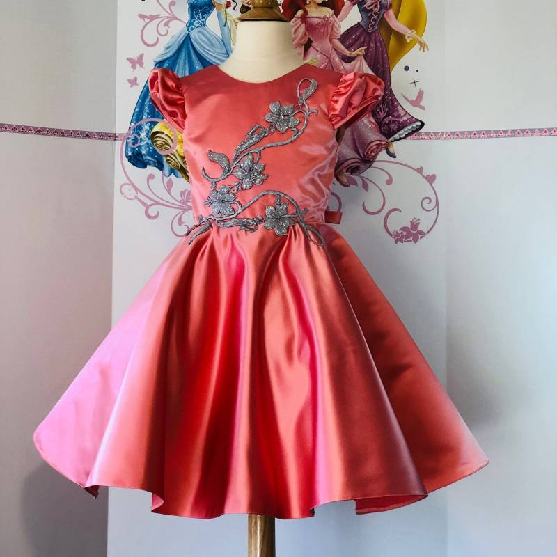 Rosa Festzug Kleid Ostern Blumenmädchen Benutzerdefinierte Outfit Cocktail Koralle Fragezeichen Mädchen Party Urlaub Heimkehr von QuiteTheDress