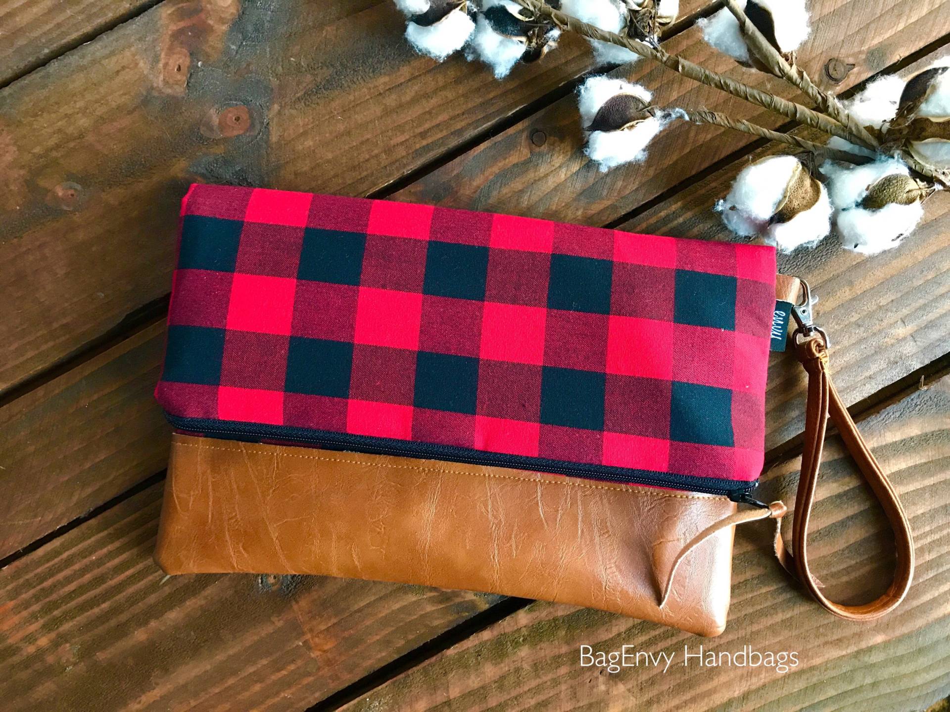 Fold Over Clutch - Büffelleder Kariert Mit Vegan Leder Abnehmbare Handschlaufe Fold Over Clutch - Büffelleder Kariert Mit Vegan Leder Abnehmbare Handschlaufe von QuiverAndBowBoutique