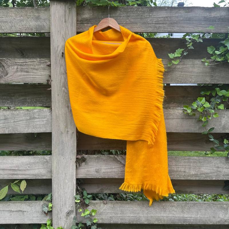 Alpaka Schal Gelb | Honig Ultra Soft Wrap Kleinserien-Handwerkgemachter Großer Gewebter Oder Stola Mit Fransen 25 cm X 70 von Qunuy
