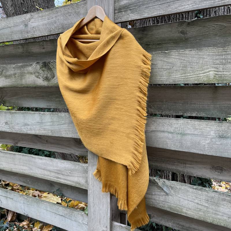 Alpaka Schal Gold, Altgold Senfgelb, Ultra Soft Wolle Wrap, Kleine Chargen Handwerklich Groß Gewebte Mit Fransen | 68cm X 190cm Alpaka Schal Gold, Altgold Senfgelb, Ultra Soft Wolle Wrap, Kleine Chargen Handwerklich Groß Gewebte Mit Fransen | 68cm X 190cm von Qunuy