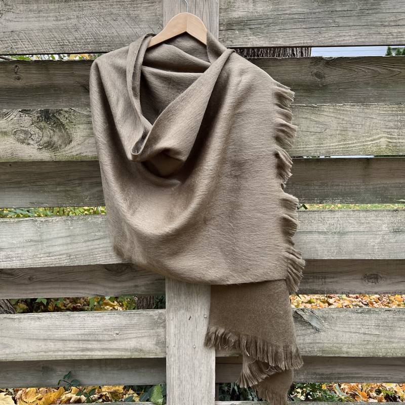 Alpaka Schal Otter Braun | Ultra Soft Wolle Wrap Kleinserien-Handwerkgemachter Großer Gewebter Oder Stola Mit Fransen 25 cm X 70 von Qunuy