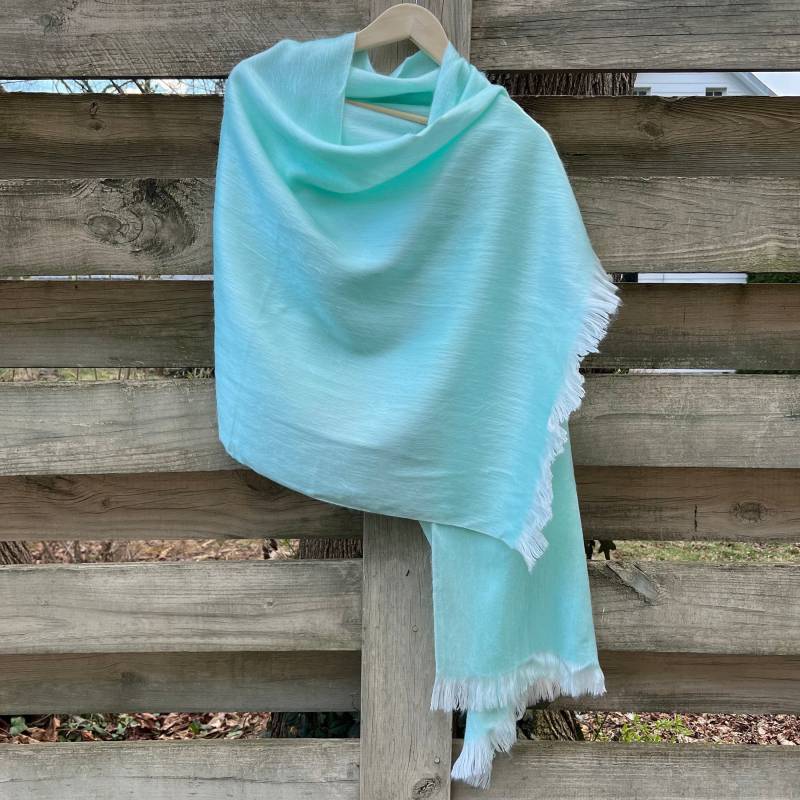 Alpaka Schal Soft Green Seafoam | Ultra Weicher Wolle Wrap Kleine Charge Handwerklich Hergestellt Großer Gewebter Oder Stola Mit Weichen Weißen von Qunuy