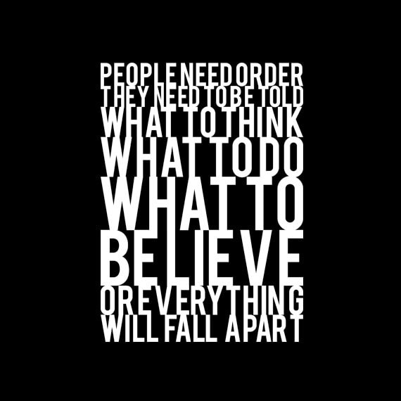 Menschen Brauchen Ordnung - Farbiges Tshirt-Optionen von QuotestoLiveBy