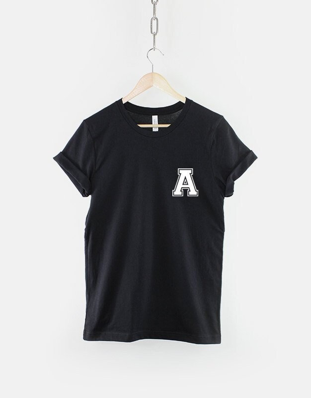 Benutzerdefinierte Initial Varsity T-Shirt Personalisiertes Buchstaben T-Shirt von QuriousShop