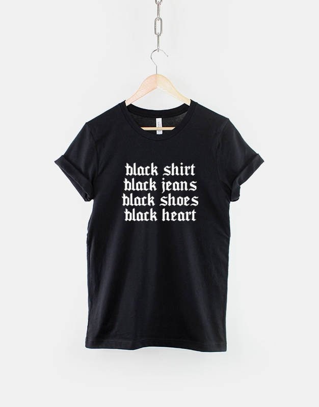 Gothic T-Shirt Schwarz - Schwarzes Shirt, Schwarze Jeans, Schuhe, Schwarzes Herz Tshirt Gothic T-Shirt Schwarz - Schwarzes Shirt, Schwarze Jeans, Schuhe, Schwarzes Herz Tshirt von QuriousShop