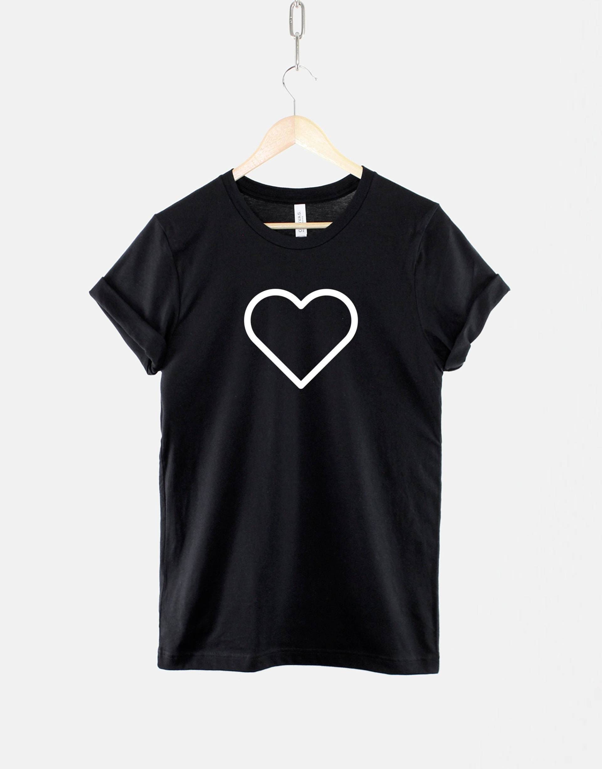 Herz Symbol Tshirt - Good Vibes Love Form Mantra Slogan T-Shirt von QuriousShop