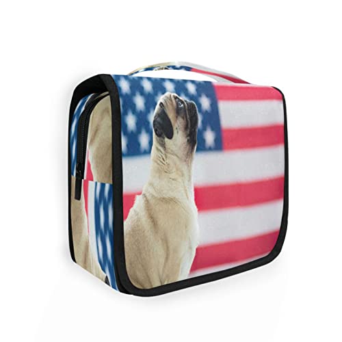 Kulturtasche mit USA-Flagge, Mops, Hunde, zum Aufhängen, für Damen und Herren, tragbare Make-up-Tasche, Organizer, Kosmetiktasche für Geldbörse, wasserdichte Reiseutensilien, große Kulturtasche für Kinder und Mädchen, Mehrfarbig, Einheitsgröße von Quteprint