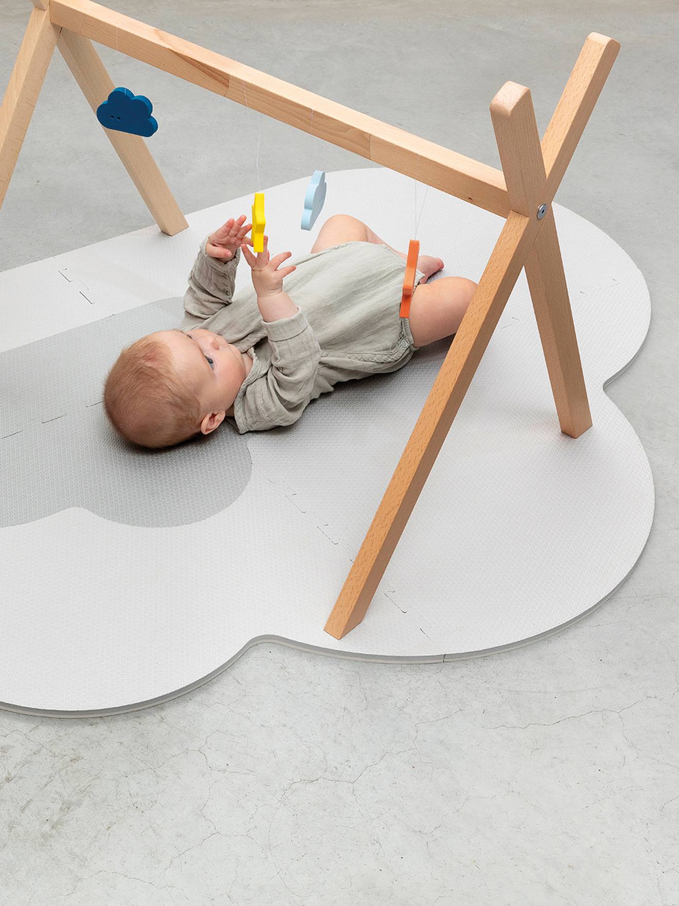 Kleiner Baby Spielteppich WOLKE QUUT von Quut