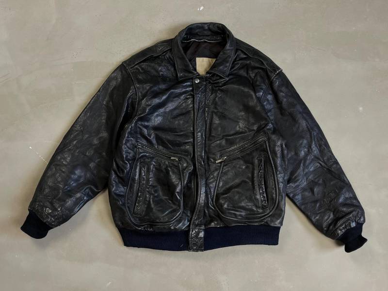 Vintage Leder Piloten Fliegerjacke Schwarz L-xl Vintage Leder Piloten Fliegerjacke Schwarz L-xl von RAGSFROMOVERSEAS