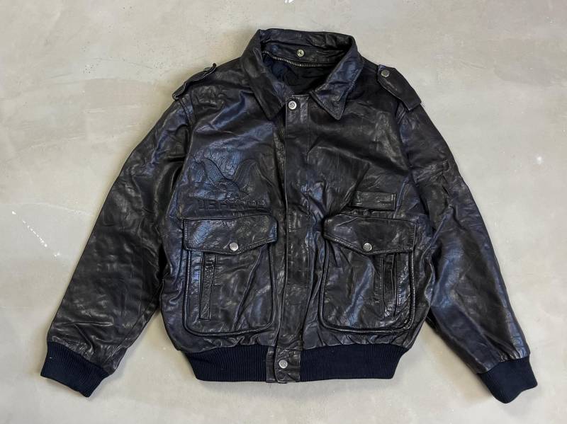 Vintage Us Army Leder Fliegerjacke Schwarz Large Vintage Us Army Leder Fliegerjacke Schwarz Large von RAGSFROMOVERSEAS