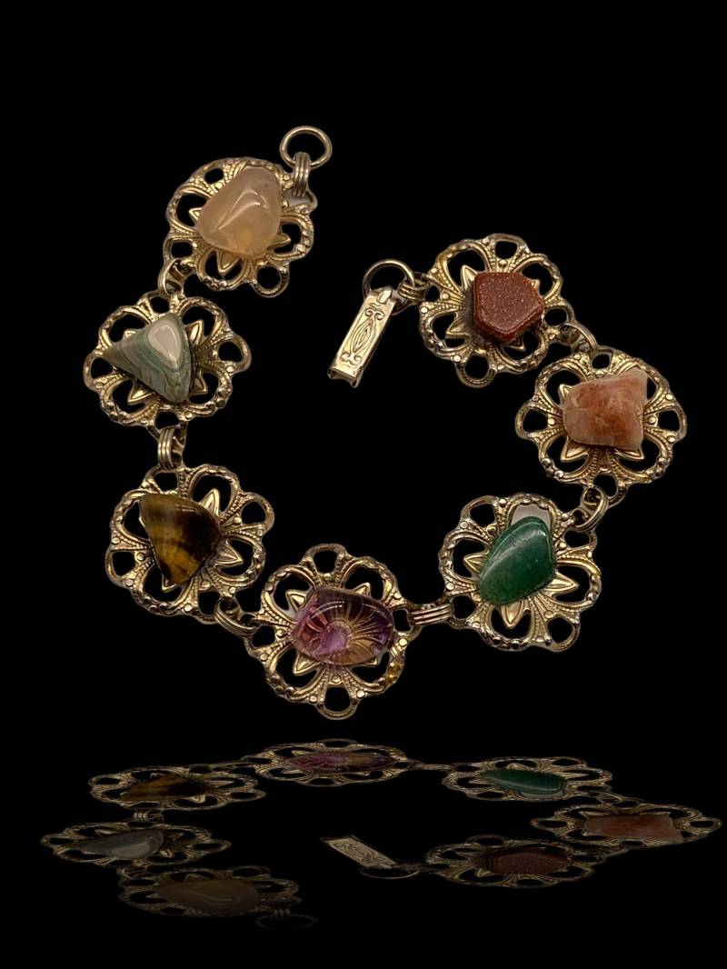 1950Er-Armband Zauberhafte Antike Eleganz Für Moderne Frauen-Echte Halbedelsteine-Florale Glieder 7 Steinsorten Art.325/3 von RAKcreations