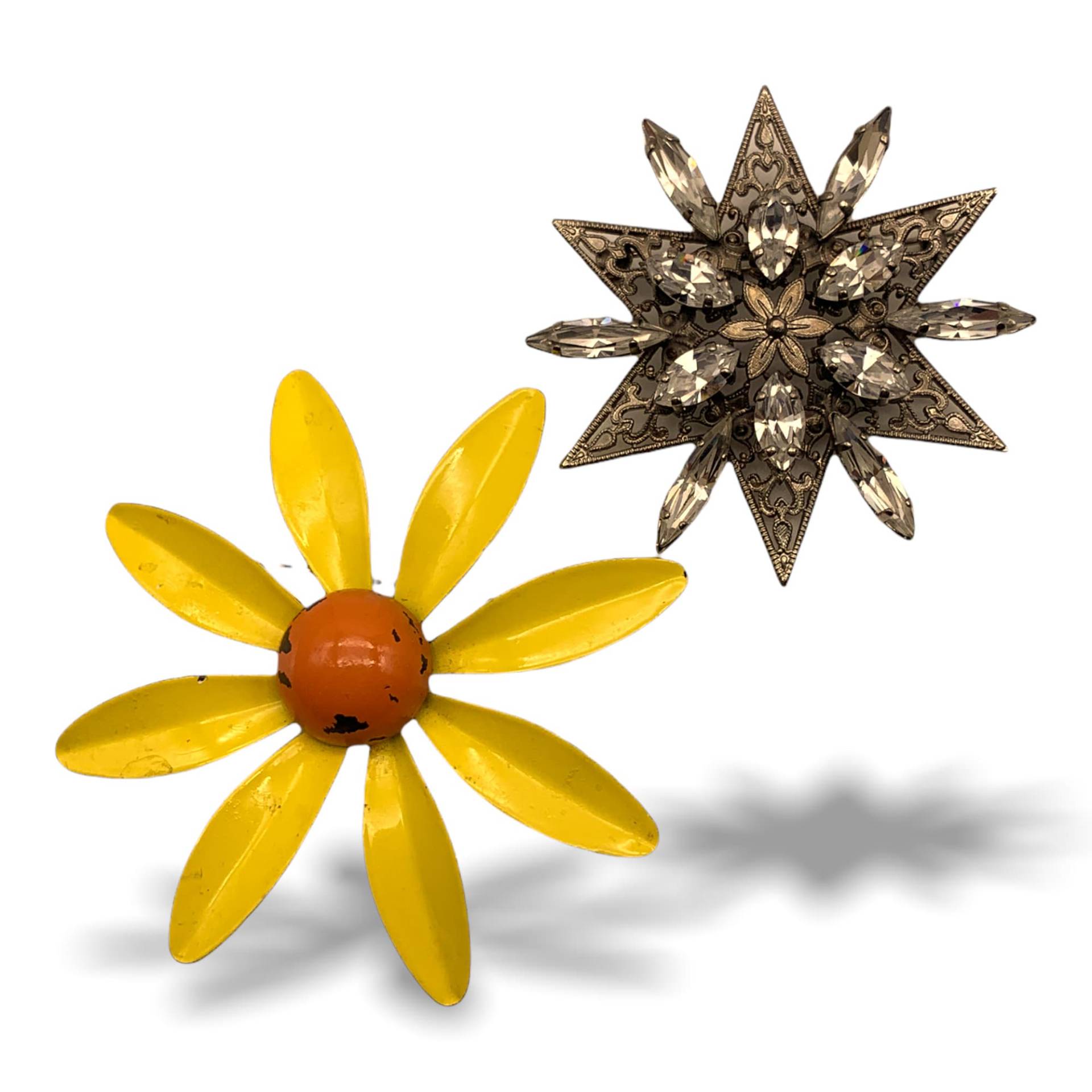 1950S Vintage Blumen Anstecker - Blume Kristall Und Emaillierte Kleine Sammlung 2 Vintage Broschen Art.248/3 von RAKcreations