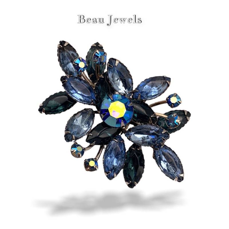 Beau Jewels Midnight Blue/Hellblau Und Ab Crystal Bezaubernde Swedge Vintage Brosche Pin - Art.726 5 von RAKcreations