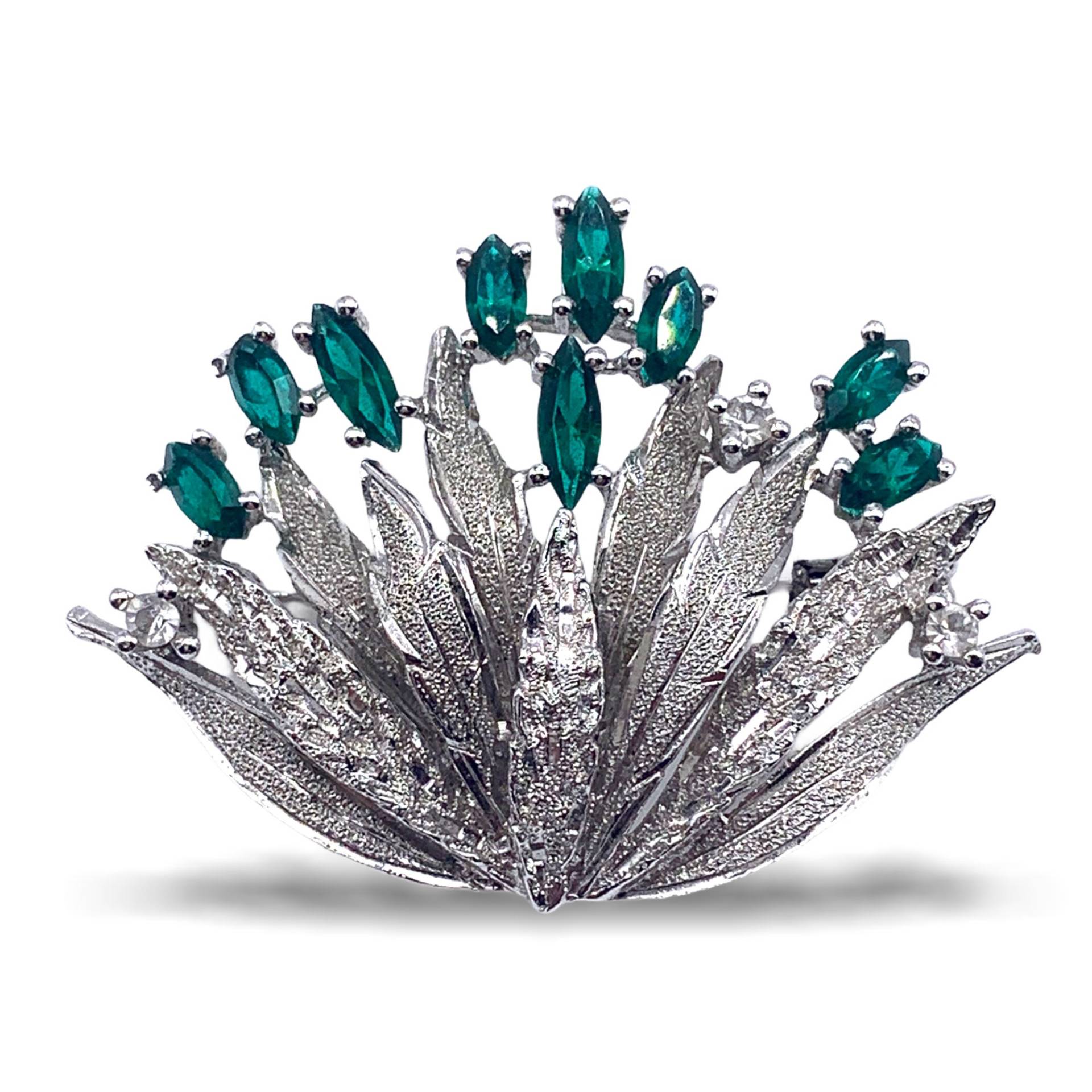 High End 40Er Jahre Foliage 925 Sterling Brosche Hell Leuchten Mit Unfolierten Smaragd Grünen Steinen & Kleinen Diamant EisfeuerkristallenArt.312/4 von RAKcreations