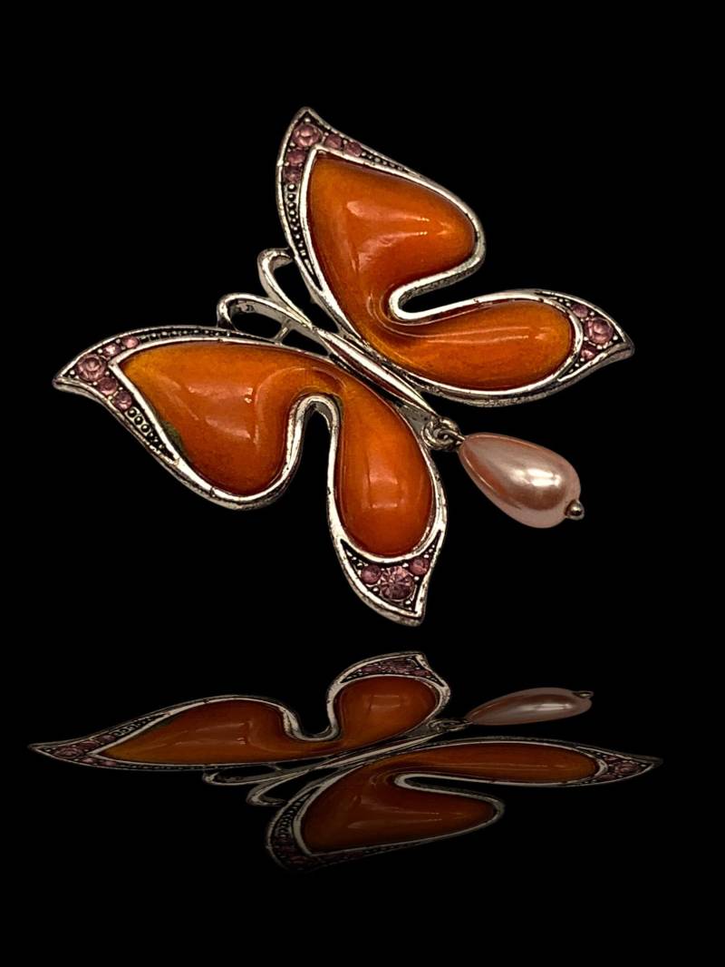 Schmetterling Perle Tropfen Baumeln 1960 Brosche Emaille Und Kristalle Feminine Mit Tollem Licht Art.246/3 von RAKcreations