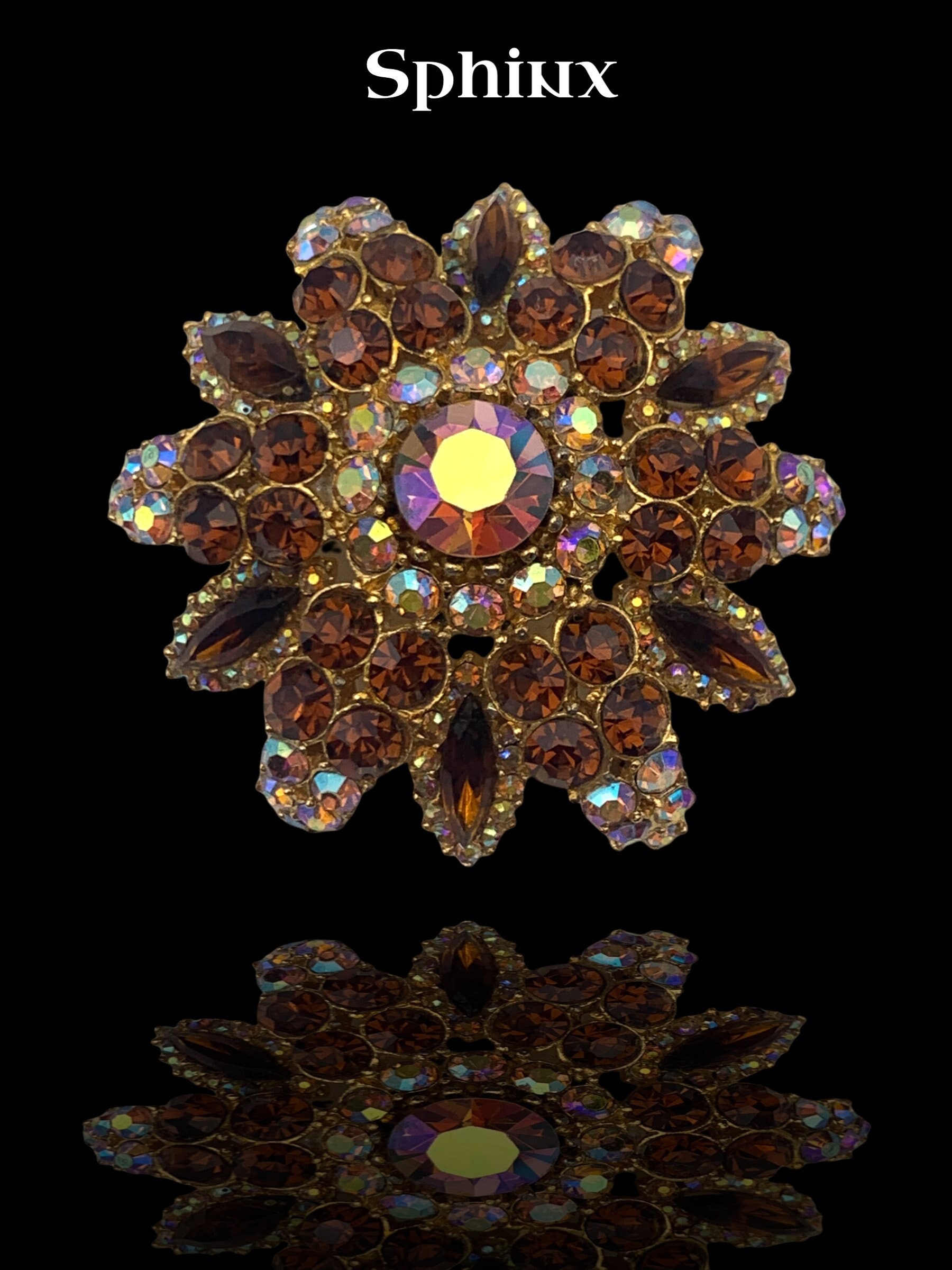 Sphinx Signiert Und 9894 Nummeriert Flower Goldtone Pin Brosche Mit Hübschen Faux Topas Steinen Funkelnden Ab Strasssteinen -Art.216/5 von RAKcreations