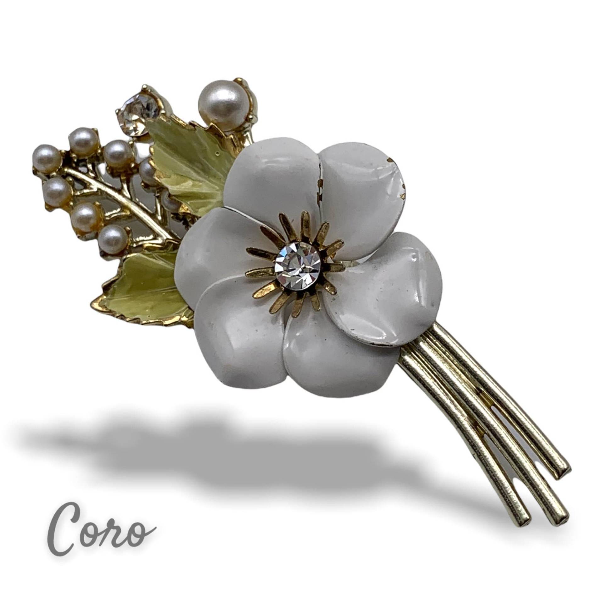 Vintage Coro Emaillierte Blumenstrauß Strass Kunstperlen, Entzückende Brosche Sehr FemininArt.92/3 von RAKcreations