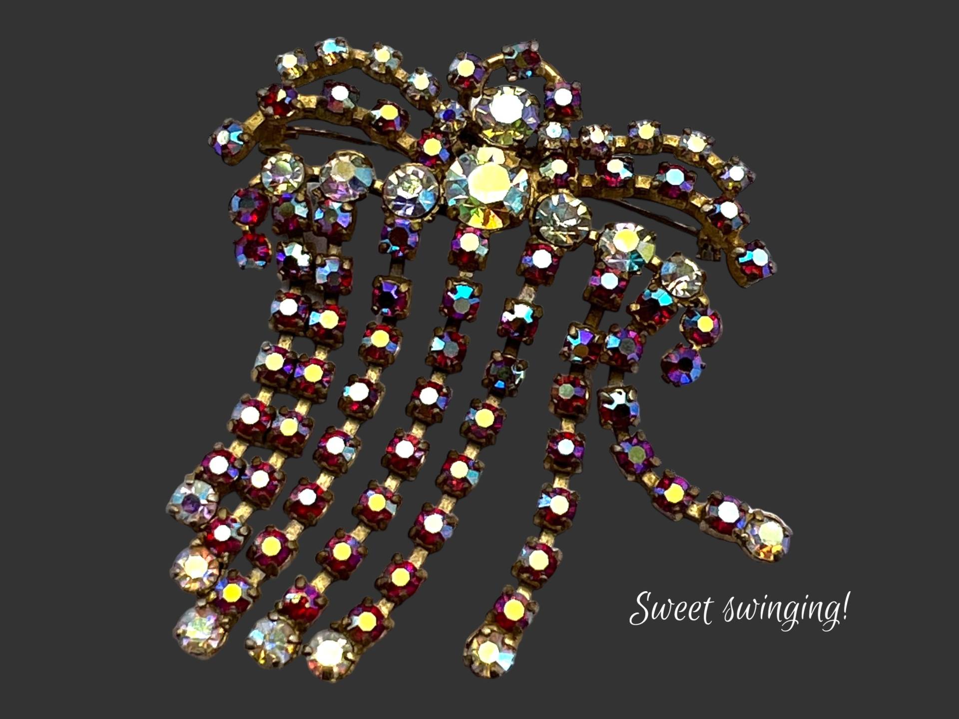 Vintage High End Strass Fringe Ab Roten Steinen Und Champagner Brosche - Baumeln Schöne Ab Rot Leuchten Art.802/3 von RAKcreations