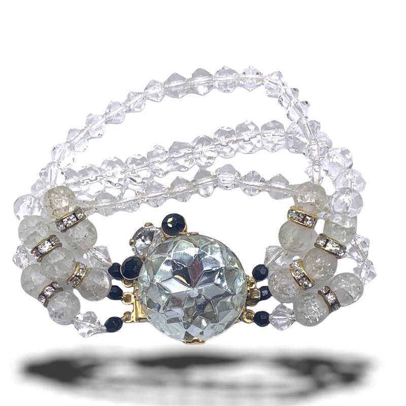 Wunderschönes Schillerndes 3 Stränge Kristall Perlen Armband- Großer Verschluss - Fabelhafter Hochzeitsschmuck Juwel Braut Art.691 Wunderschönes Schillerndes 3 Stränge Kristall Perlen Armband- Großer Verschluss - Fabelhafter Hochzeitsschmuck Juwel Braut Art.691 von RAKcreations