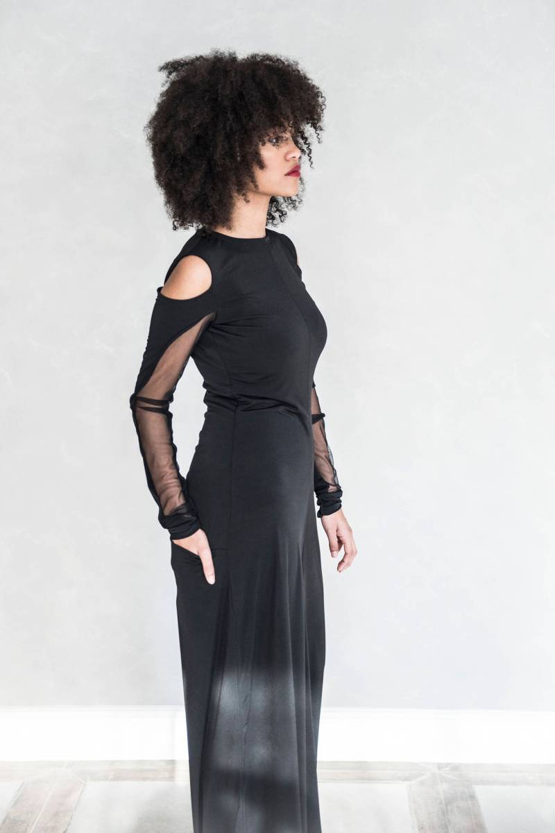 Schwarzer Gothic Jumpsuit Haremshose Mit Weitem Bein Und Langen Ärmeln Schwarzer Gothic Jumpsuit Haremshose Mit Weitem Bein Und Langen Ärmeln von RALELE