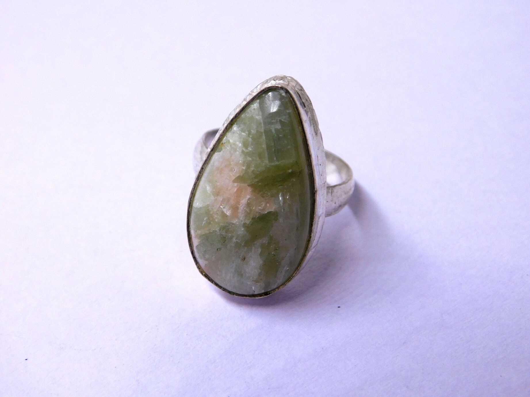 Natürlicher Serpentin Ring, Handgemachter Sterling Silber Schmuck, Statement Boho Ehering, Designer Ring Natürlicher Serpentin Ring, Handgemachter Sterling Silber Schmuck, Statement Boho Ehering, Designer Ring von RAMAJEWELLERYSTORE