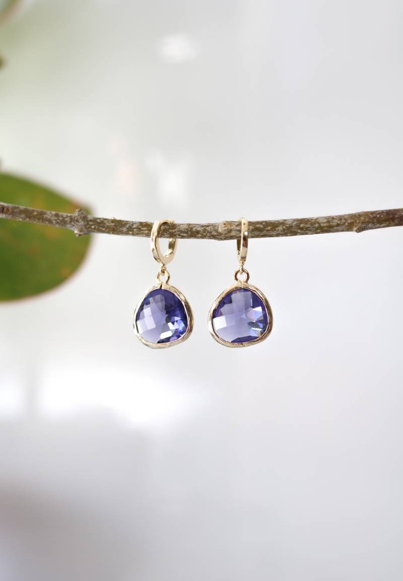Amethyst Glas Creolen - Kristall Ohrringe Gold Hoop Huggies von RAREVE