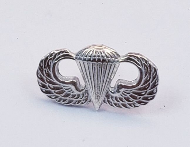Kleine Sprungflügel/Fallschirmspringer Pin Oder Zierlicher Anhänger 7/8 "x 1/2" | #sl04972A - Usaf von RARUCOM
