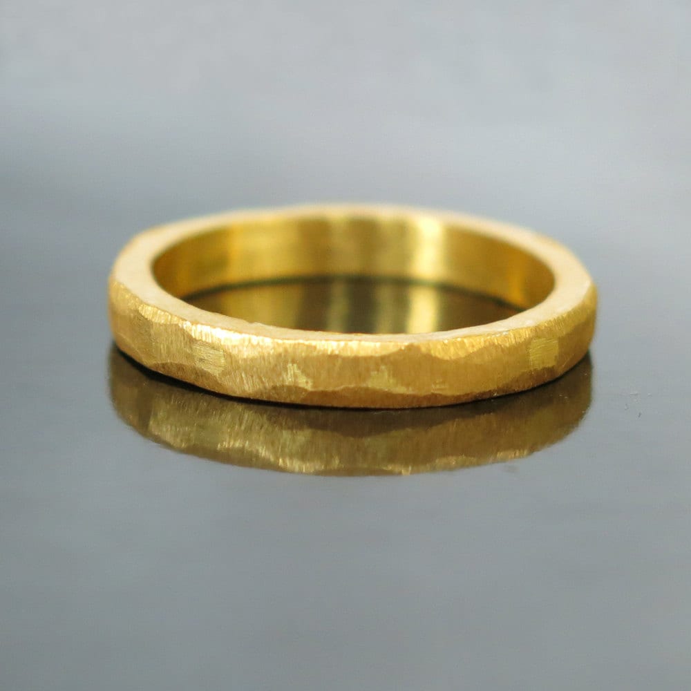 Gehämmerter Gold Ehering, Moderne Goldring, Einzigartige Herren Einfache Herrenring von RAVITKAPLANJEWELRY