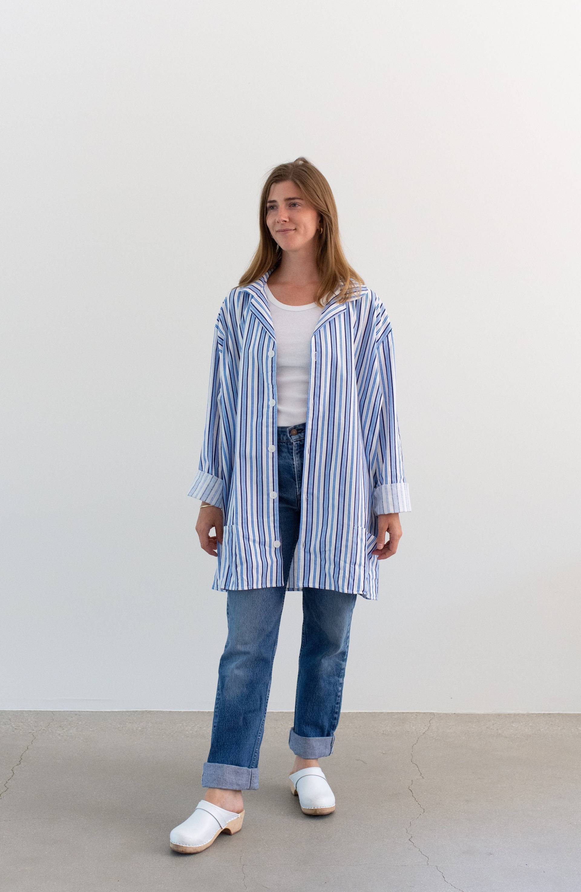 Vintage Blau Weiß Gestreifte Hemdjacke | Unisex-Pyjama Aus Gestreifter Baumwolle, Chore Shop L Xl von RAWSONSTUDIO
