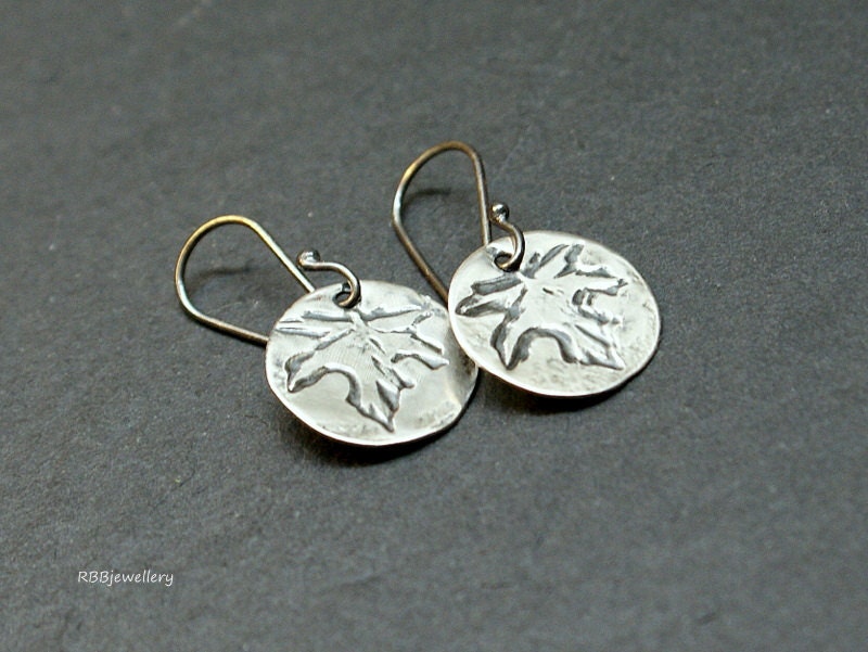 Oxidierte Sterling Silber Scheiben Ohrringe Oxidierte Sterling Silber Scheiben Ohrringe von RBBcuriosities