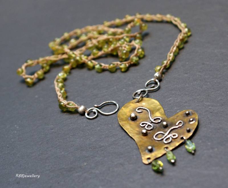 Peridot Sterling Silber Messing Herz-Schnur Gehäkelte Halskette Peridot Sterling Silber Messing Herz-Schnur Gehäkelte Halskette von RBBcuriosities