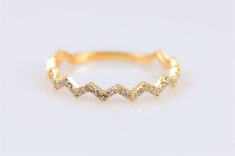 14 K Gold Diamant-Zick-Zack-Ring, Schmuck, Diamant-Ring, Diamant-Band, Damenring, Zick-Zack-Ring, Zick-Zack-Band, Stapelbar Ring von RBJewelryDesign