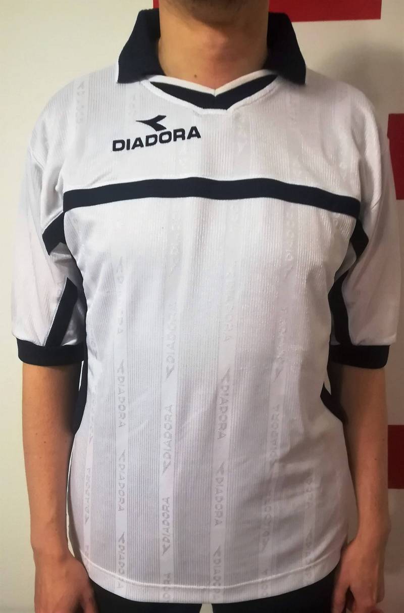 Jahrgang 90Er Diadora Mann Fußball T-Shirt, Kurze Ärmel, Polyester-Gewebe Farben Weiß Mit Blauen Details von RCClo