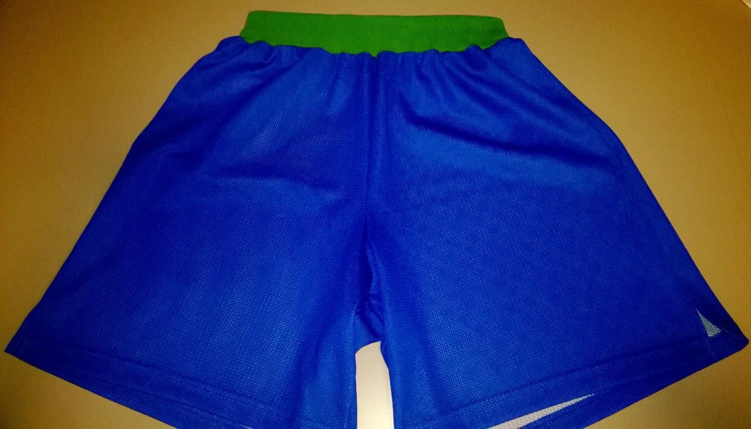 Original 90Er Vintage Korb Bermuda - Shorts. Farbenblau Und Grün. Hergestellt in Italien Original 90Er Vintage Korb Bermuda - Shorts. Farbenblau Und Grün. Hergestellt in Italien von RCClo