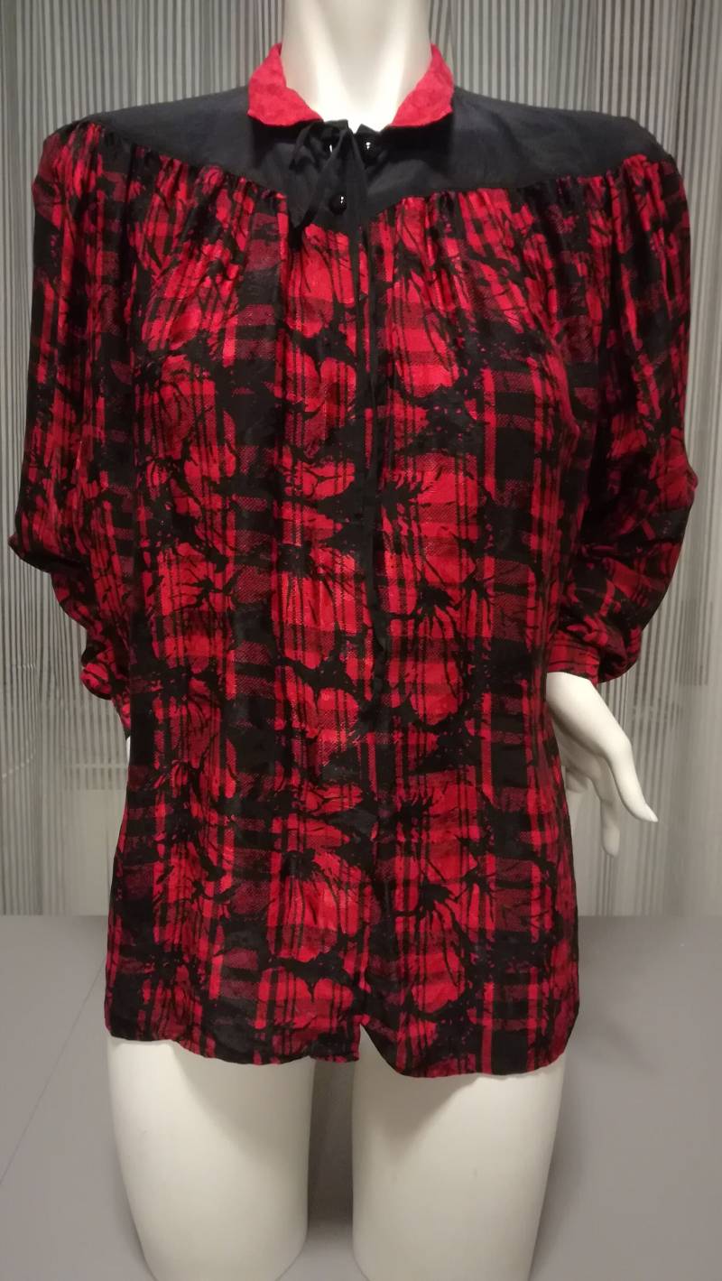 Vintage 80Er Jahre Seiden Hemd Rotes Karo Blumen Muster, Weite Ärmel von RCClo