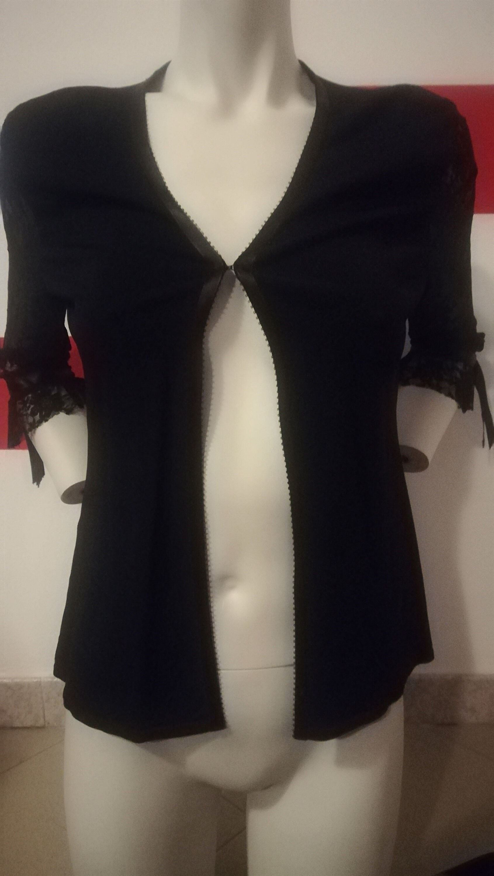 Vintage Black 90Er Frau Pullover Strickjacke Jacke, "V" Hals Und Spitze Ärmel von RCClo