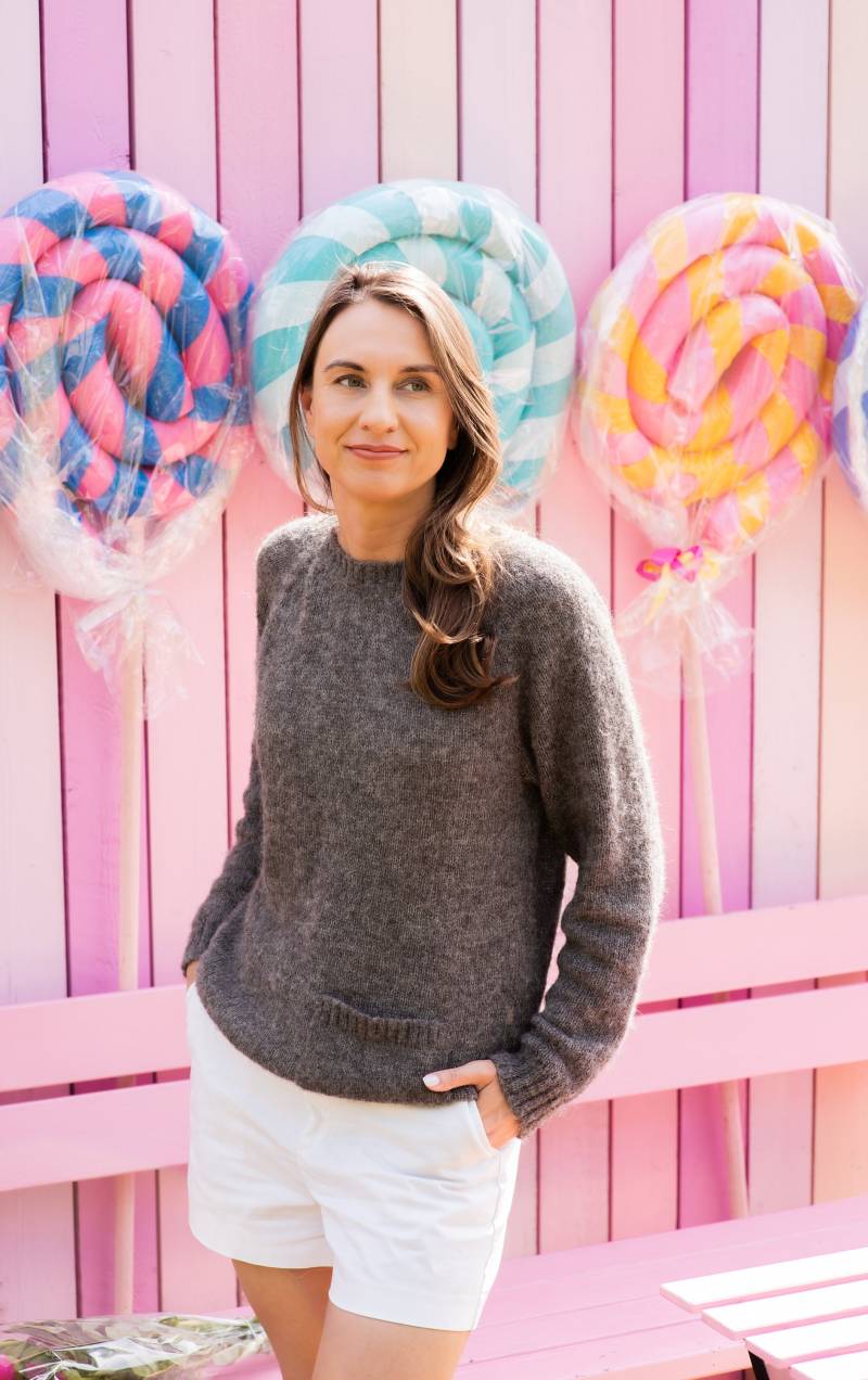 Grauer Alpaka Seide Pullover Gestrickter Pullover Mit Tasche von RDesignStore