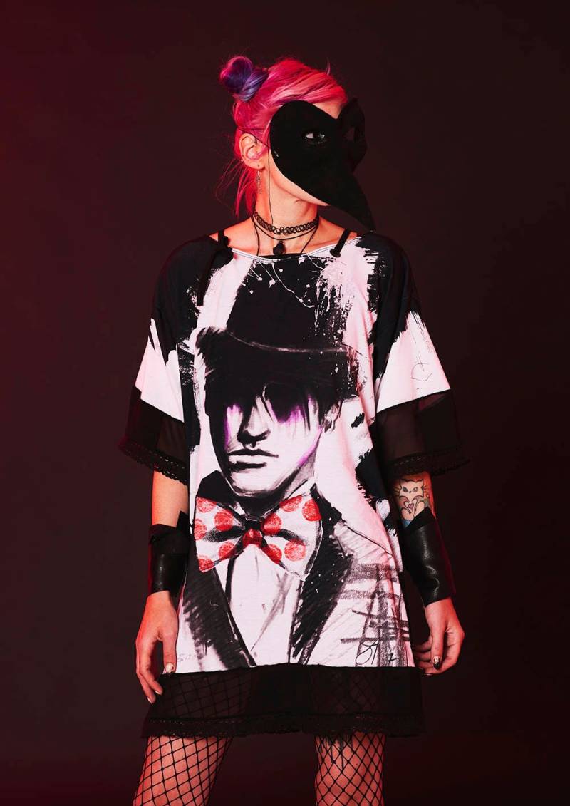 Gothic Dark T-Shirt Kleid Tunika Schwarz Und Weiß Original Art Stoff Handmade Halloween von REBELLYANN