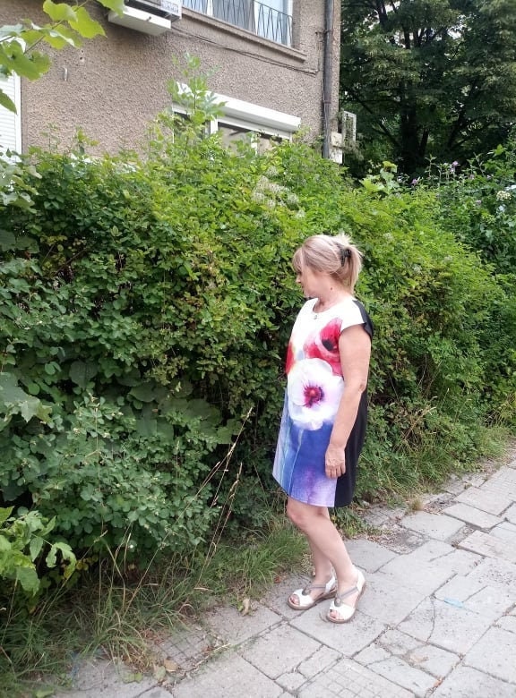 Handgefertigte Poppy Blumen Print Kleid Tunika von REBELLYANN