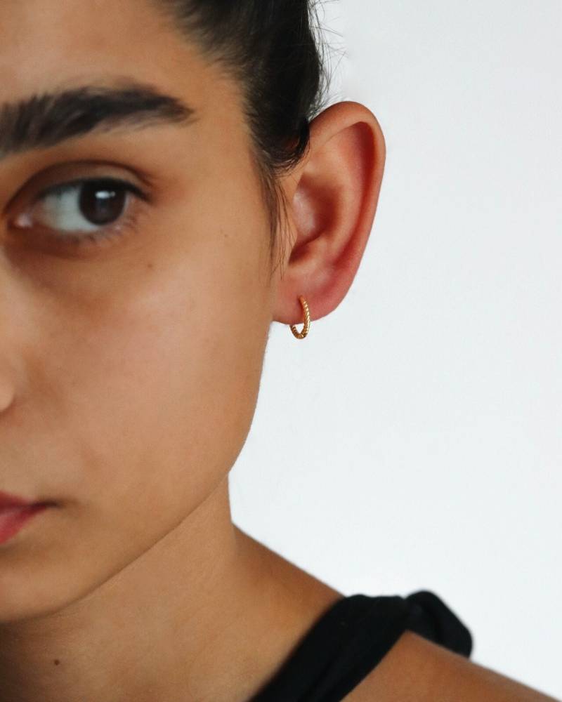 Wasserdicht - 18K Gold Vermeil Creolen Stapel Schichtung Stapelung Dünne Redcherryblvd von REDCHERRYBLVD