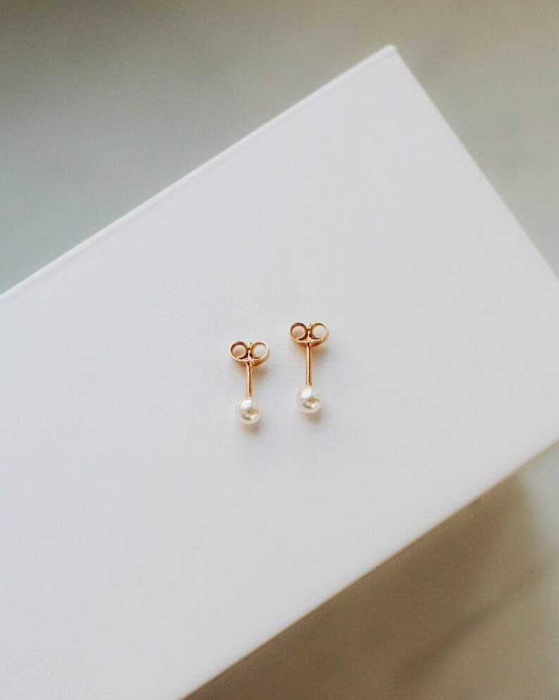 Wasserdicht - Perlen-Ohrstecker 925 Massiv Sterling Silber 18K Gold Vermeil Perle Ohrringe Minimalist Ohrstecker von REDCHERRYBLVD