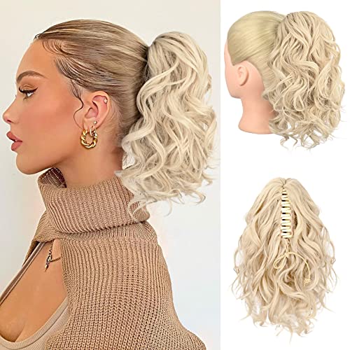 REECHO Ponytail Extension, Haarklammer in Pferdeschwanzverlängerung kurzer lockiger Pferdeschwanz Haarverlängerungen natürlich gewelltes Pferdeschwanz Haarteil für Frauen – kühles Blond REECHO Ponytail Extension, Haarklammer in Pferdeschwanzverlängerung kurzer lockiger Pferdeschwanz Haarverlängerungen natürlich gewelltes Pferdeschwanz Haarteil für Frauen – kühles Blond von REECHO