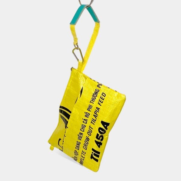 REFISHED fair fashion Täschchen 'BAG-IN-BAG' (S) - upcycelte Fischfuttersäcke von REFISHED fair fashion