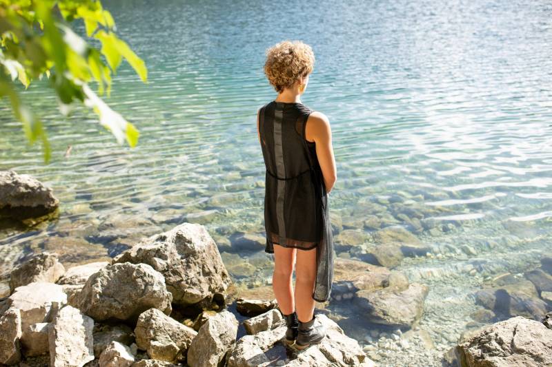 Sommer Cardigan Mit Bändel - Kimono Transparente Weste Schwarz von REGENBOGENSCHWARZ