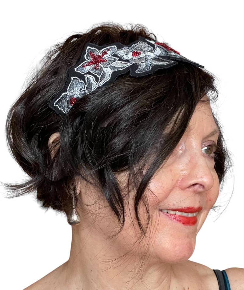 Schwarzes Besticktes Und Perlenbesetztes Stirnband Für Damen von REINEDECOEURDELYON
