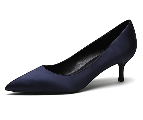 Kitten Heels für Damen Satin Pumps für Damen Slip On Abschlussschuhe für Hochzeitsfeier Urlaub Dunkelblau 40 EU von REKALFO
